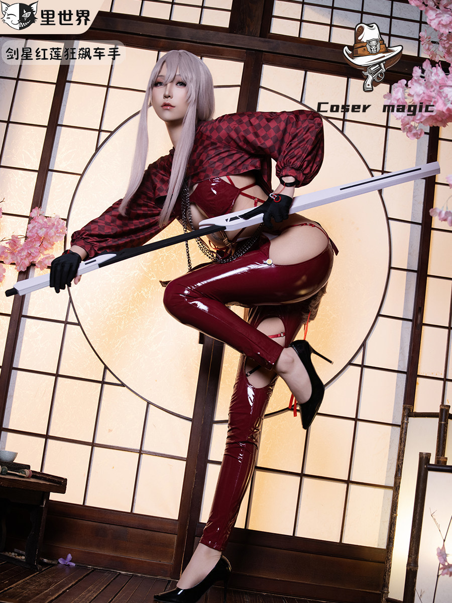 Collaborazione NIKKE × Stellar - Anime Cosplay Show recensione e prezzo