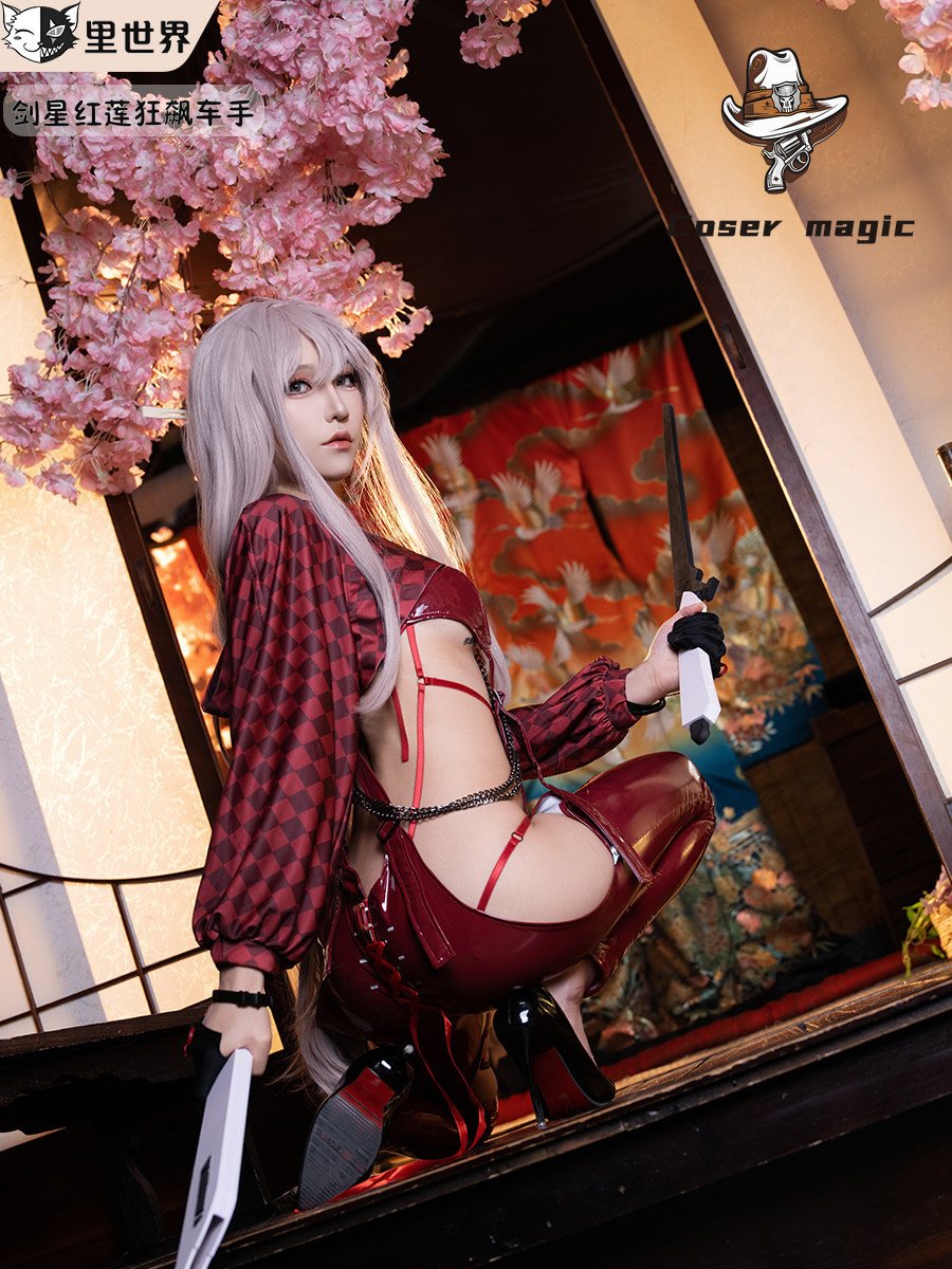 Collaborazione NIKKE × Stellar - Anime Cosplay Show recensione e prezzo